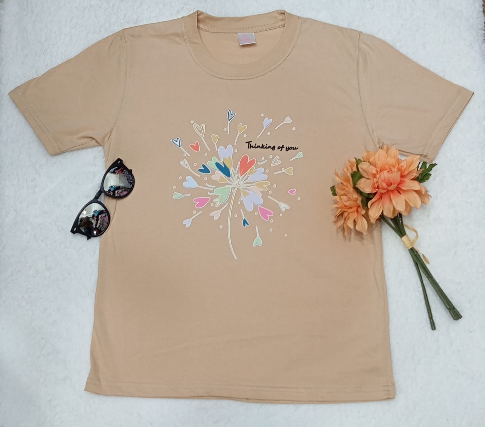 Polo Flor corazón beige | Tutty Store