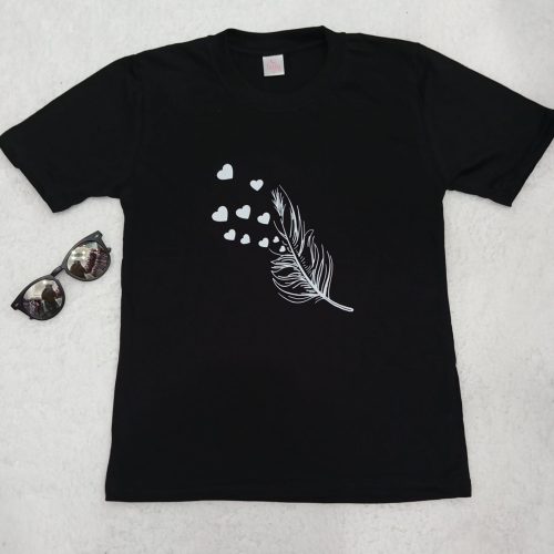 Pluma corazon negro | Tutty Store