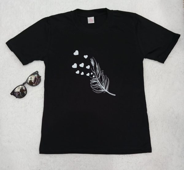 Pluma corazon negro | Tutty Store