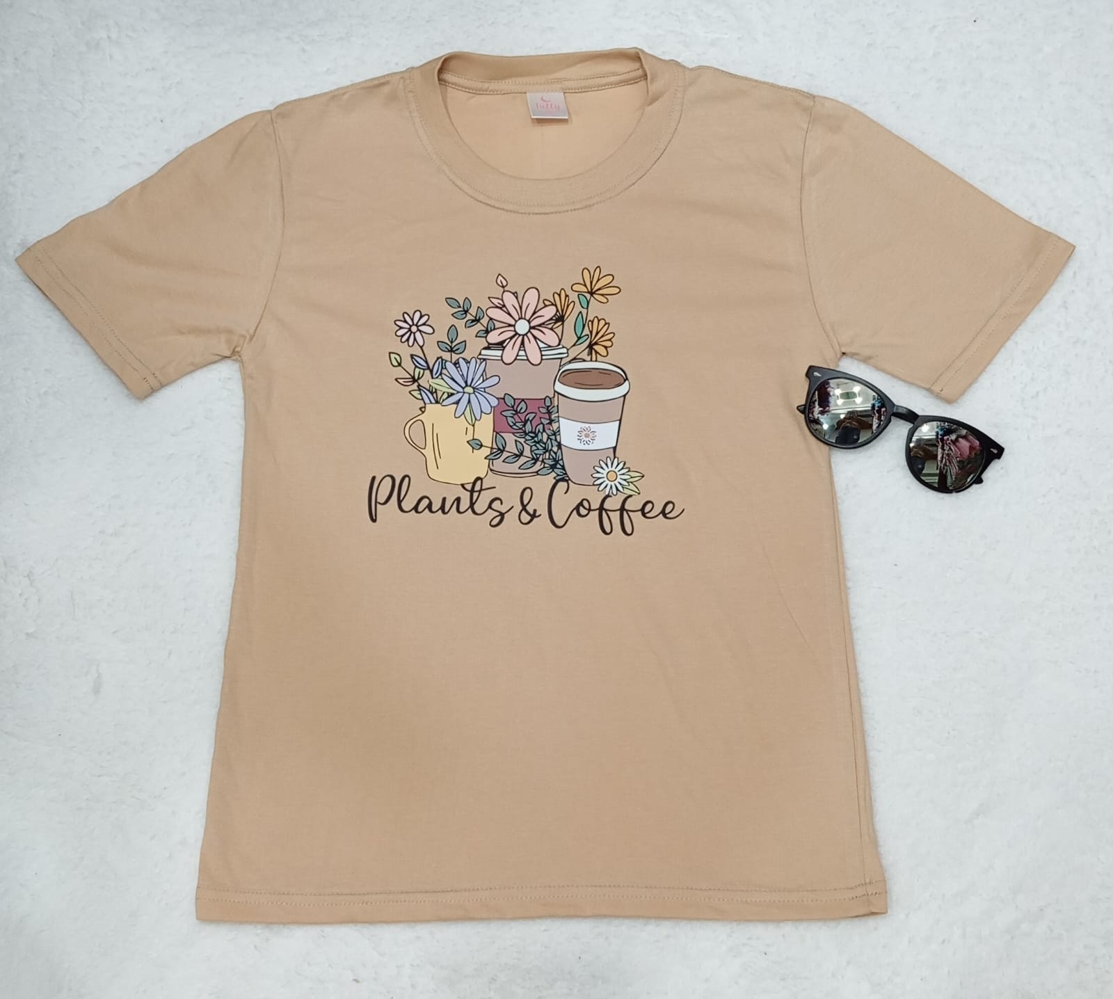 plantas y cafe beige | Tutty Store
